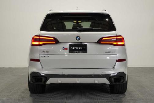 Mineral White Metallic 2023 BMW X5 sDrive40i