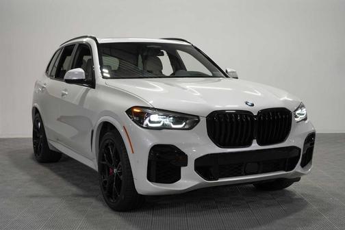 Mineral White Metallic 2023 BMW X5 sDrive40i