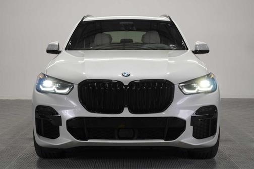 Mineral White Metallic 2023 BMW X5 sDrive40i