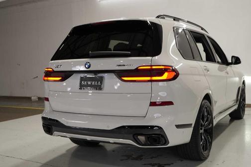 2024 BMW X7 xDrive40i