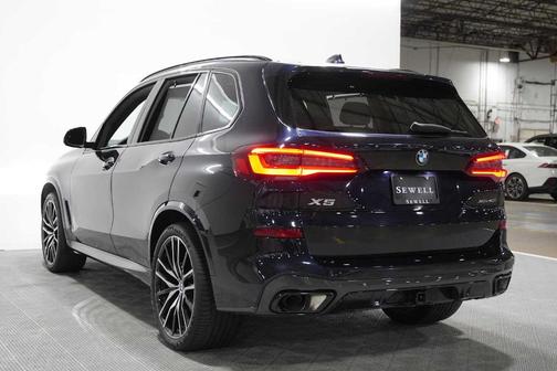 Carbon Black Metallic 2023 BMW X5 xDrive40i