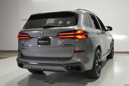 2025 BMW X5 M60i