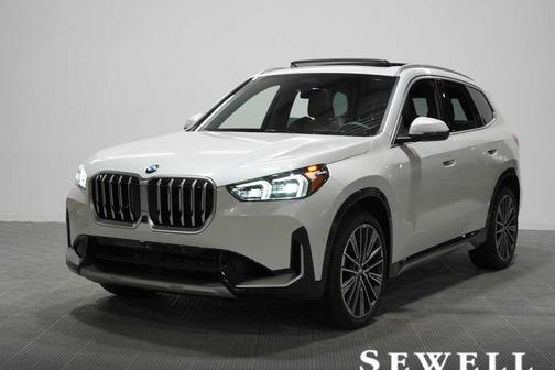 Mineral White Metallic 2025 BMW X1 xDrive28i
