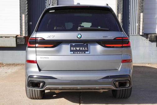 2025 BMW X7 xDrive40i