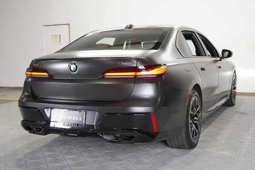 2023 BMW 760 760i xDrive