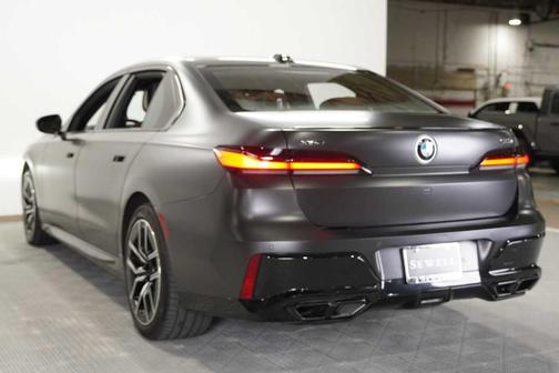 2023 BMW 760 760i xDrive