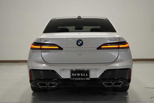 2023 BMW 760 760i xDrive