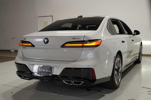 2023 BMW 760 760i xDrive