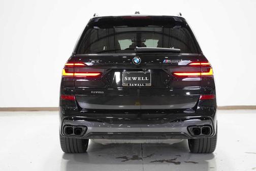 2025 BMW X7 M60i