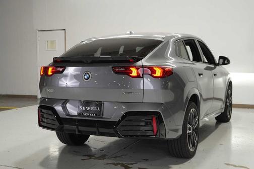 2025 BMW X2 xDrive28i