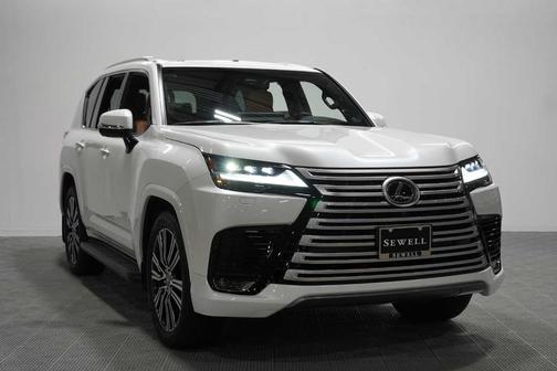 Eminent White Pearl 2025 Lexus LX 600 Luxury