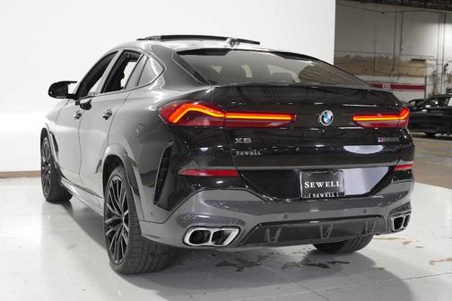 2025 BMW X6 M60i
