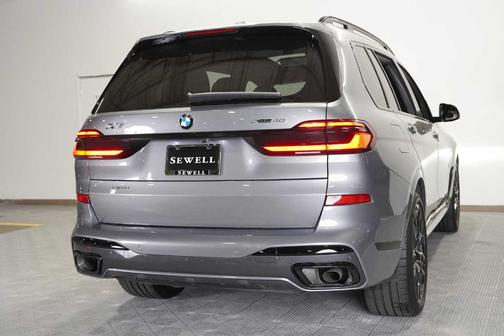 2025 BMW X7 xDrive40i