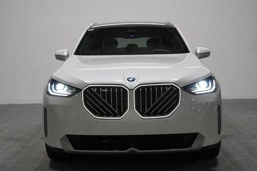 Mineral White Metallic 2025 BMW X3 30 xDrive