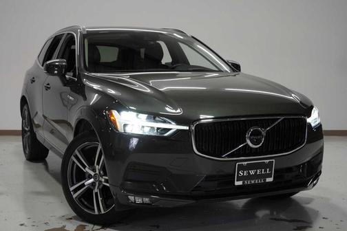 2021 Volvo XC60 T5 Momentum