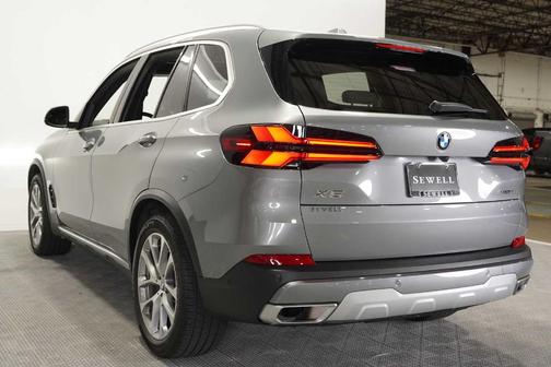 Gray Metallic 2026 BMW X5 xDrive40i