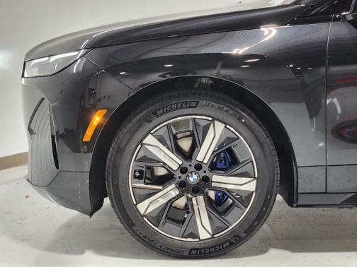 2025 BMW iX xDrive50