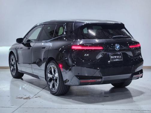 2025 BMW iX xDrive50