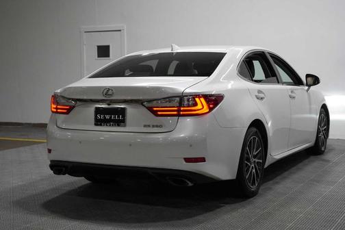 Eminent White Pearl 2018 Lexus ES 350 Base