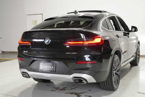 2024 BMW X4 xDrive30i