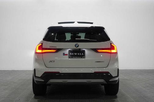 Alpine White 2025 BMW X1 xDrive28i