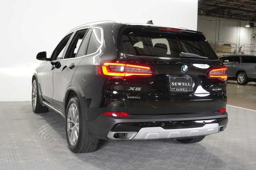 Jet Black 2023 BMW X5 sDrive40i