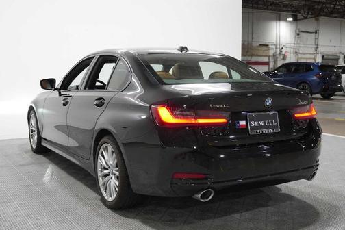 Black Sapphire 2023 BMW 330 i