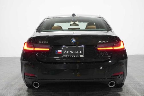 Black Sapphire 2023 BMW 330 i
