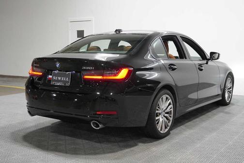 Black Sapphire 2023 BMW 330 i