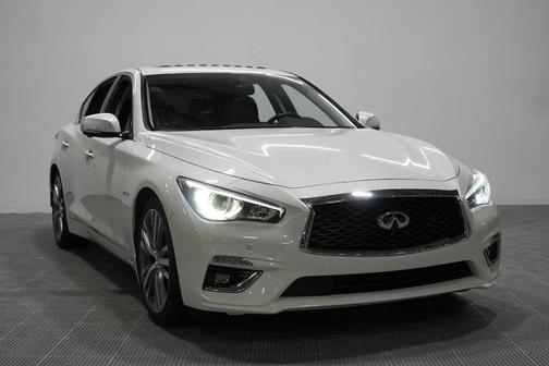 White 2018 INFINITI Q50 Hybrid Luxe
