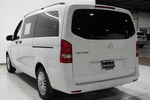 2017 Mercedes-Benz Metris Base