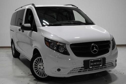 2017 Mercedes-Benz Metris Base