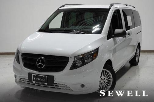 2017 Mercedes-Benz Metris Base