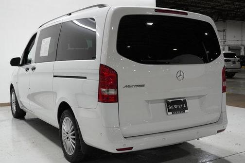 2017 Mercedes-Benz Metris Base