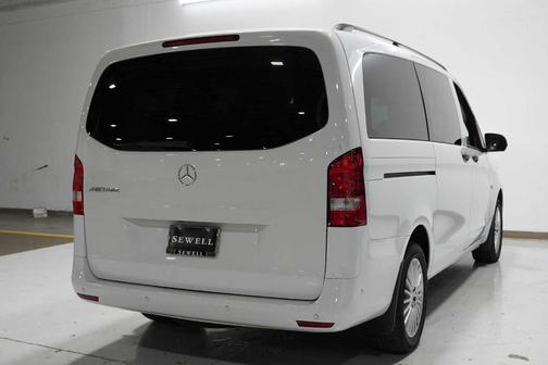2017 Mercedes-Benz Metris Base