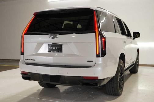 2022 Cadillac Escalade Sport