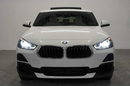 Alpine White 2022 BMW X2 sDrive28i