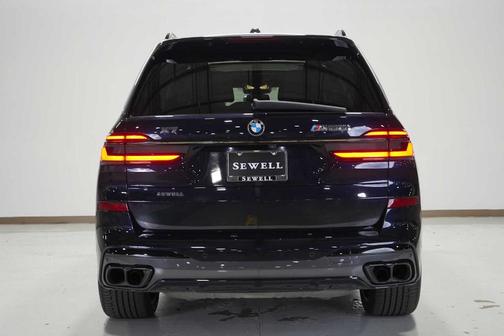 2023 BMW X7 M60i