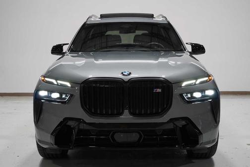 2024 BMW X7 M60i