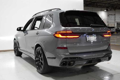 2024 BMW X7 M60i