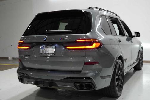 2024 BMW X7 M60i