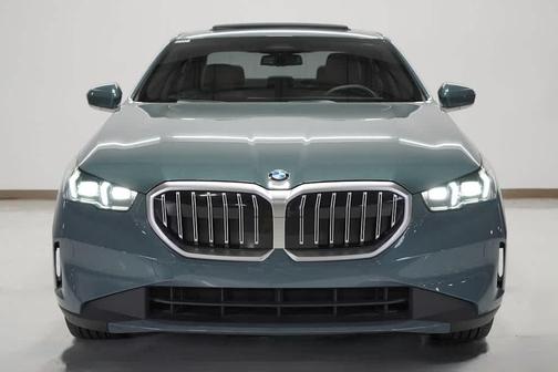 2025 BMW 530 i