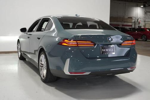 2025 BMW 530 i
