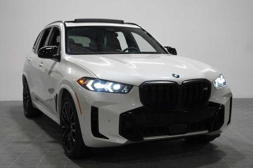 Mineral White Metallic 2025 BMW X5 M60i