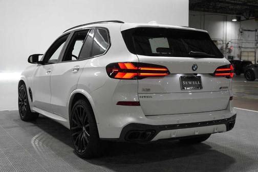 Mineral White Metallic 2025 BMW X5 M60i