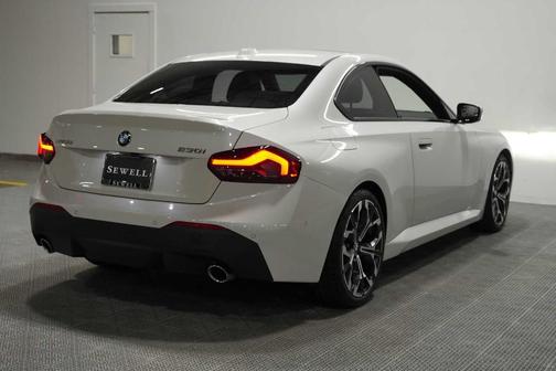 Mineral White Metallic 2025 BMW 230 i