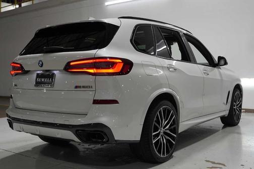 2022 BMW X5 M50i