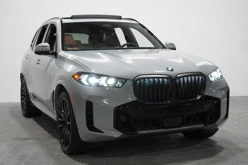 Gray Metallic 2025 BMW X5 xDrive40i