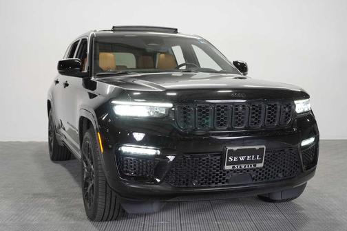2022 Jeep Grand Cherokee Summit
