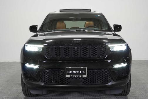 2022 Jeep Grand Cherokee Summit